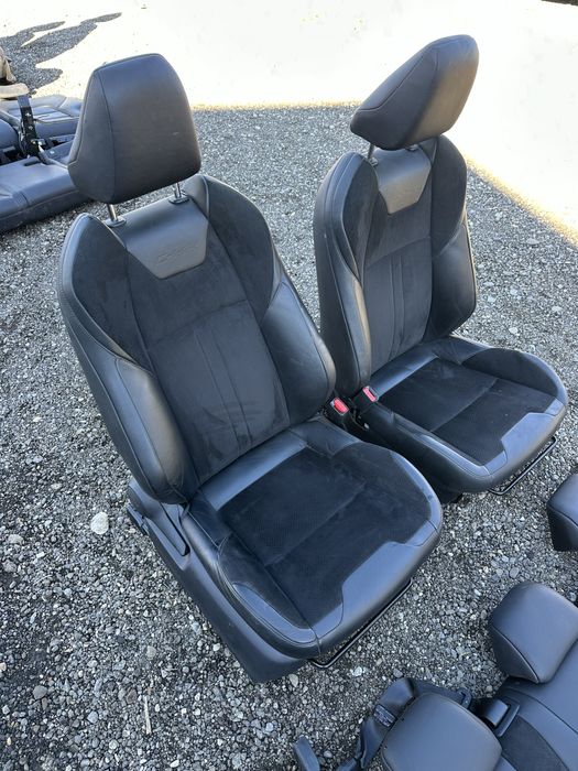 Interior piele / alcantara Toyota CHR