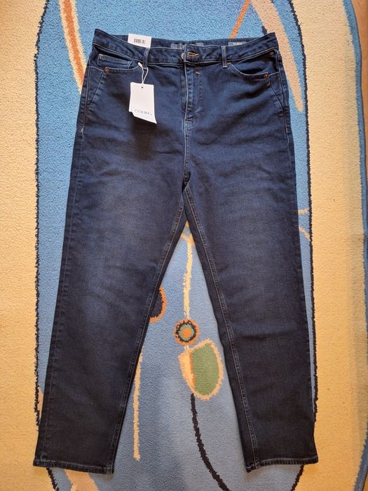 Blugi Colin's mom fit