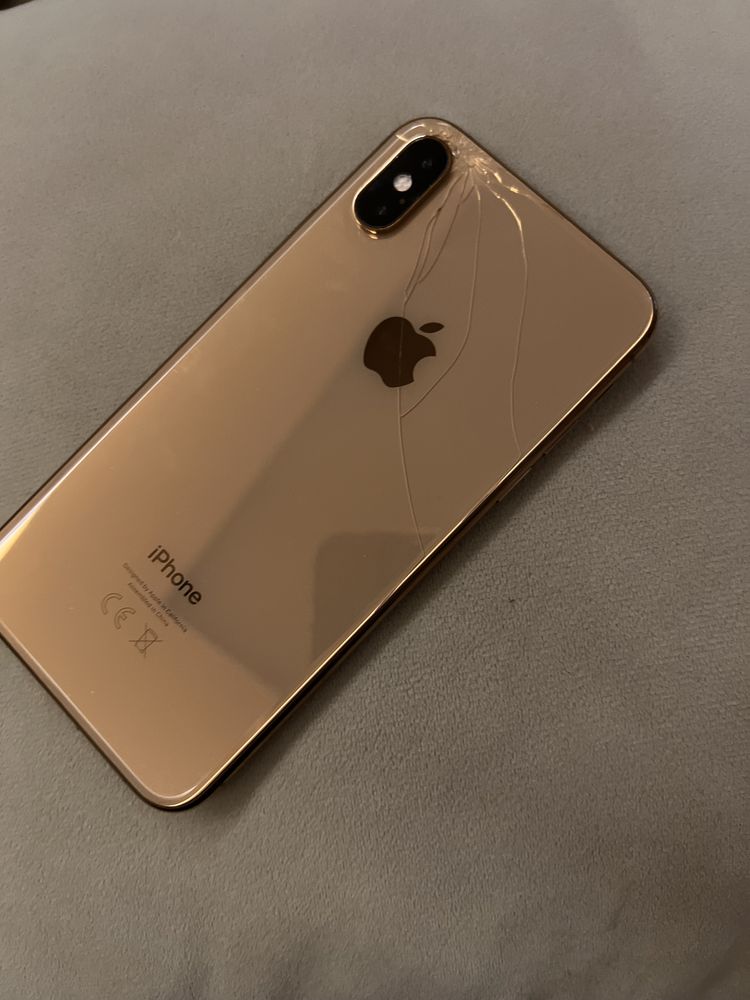 Развален телефон Iphone Xs