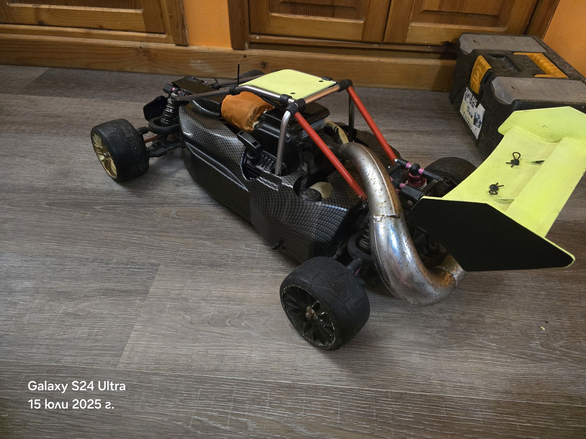 1/5 Reely Carbon Fighter Pro 4x4 RC + още един модел