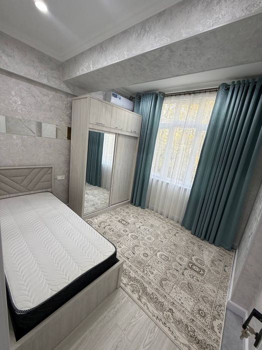 ул.Махтумкули .Паркентский  ЖК Пойтахт 3/5/9 80 кв..м Мебель, техника.