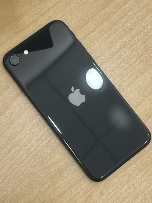 Iphone se 2020 64GB ПЕРФЕКТЕН! Без забележки!