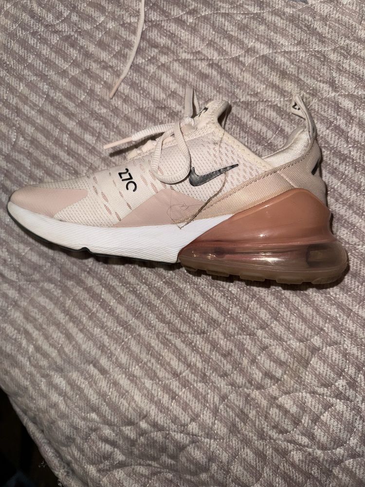 Продам кроссовки Nike оригинал