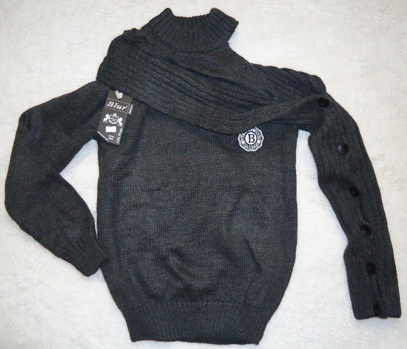 Pulover baieti gri asimetric 2 gulere maneci diferite nasturi 50%lana