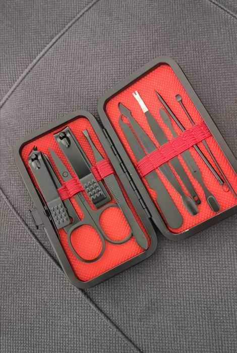 Продам маникюрный набор