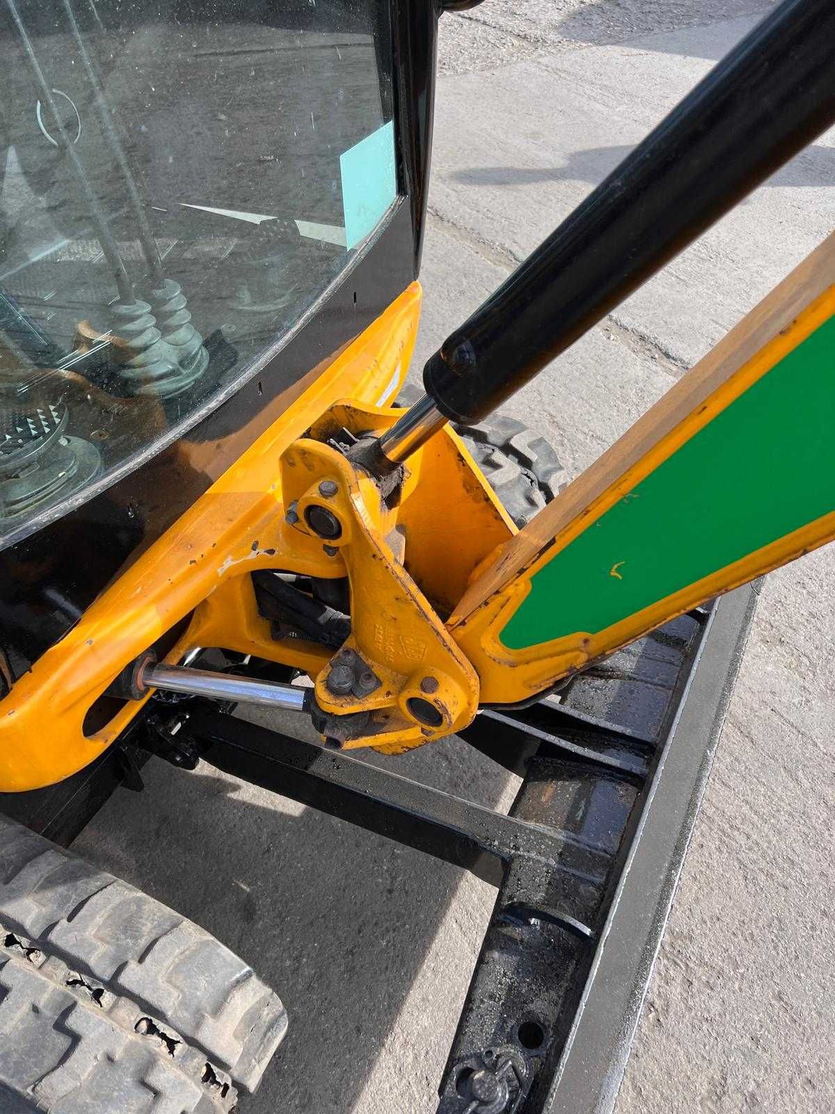 Miniexcavator JCB