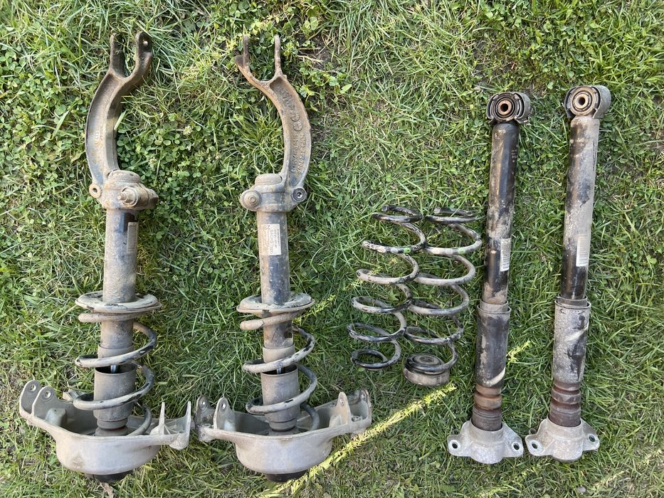 Vând set complet suspensie sport(1be)audi a4 b8.