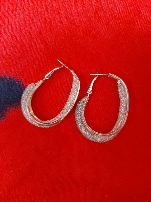 Vând cercei placați cu aur