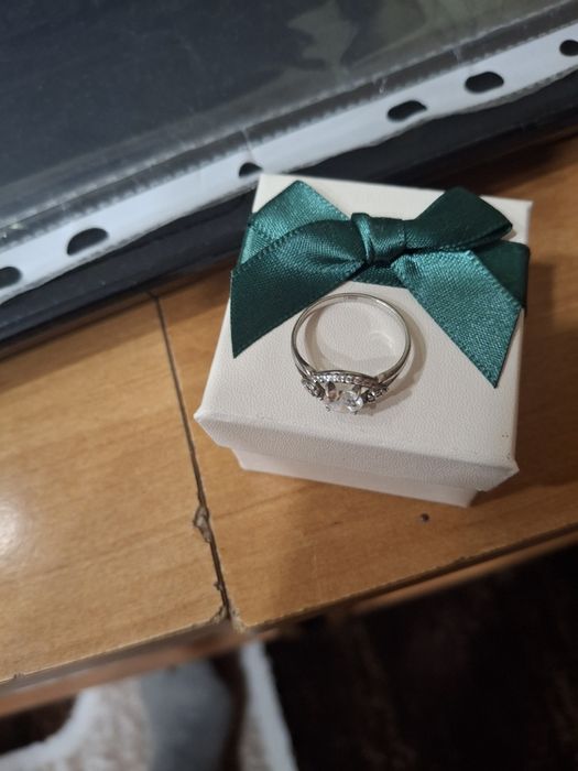 Продам серебряное колечко