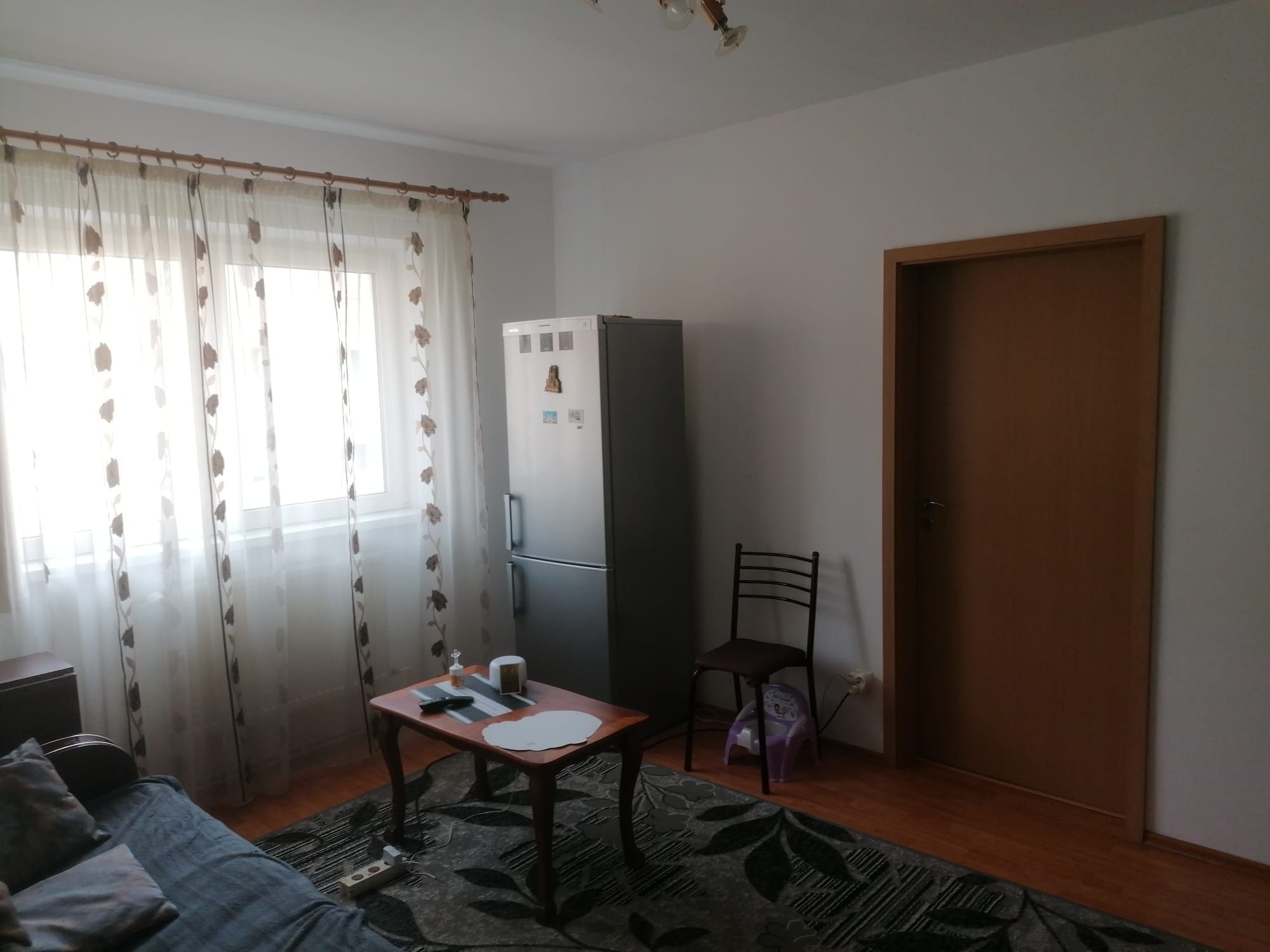 Închiriez apartament 2 camere zona Mihai Viteazu