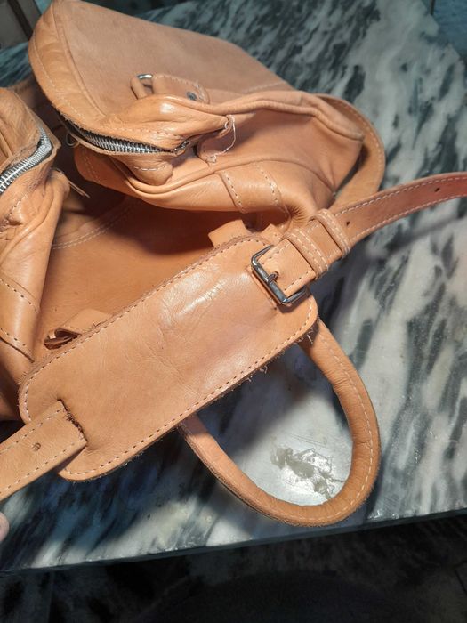 Продавам дамски кожен сак