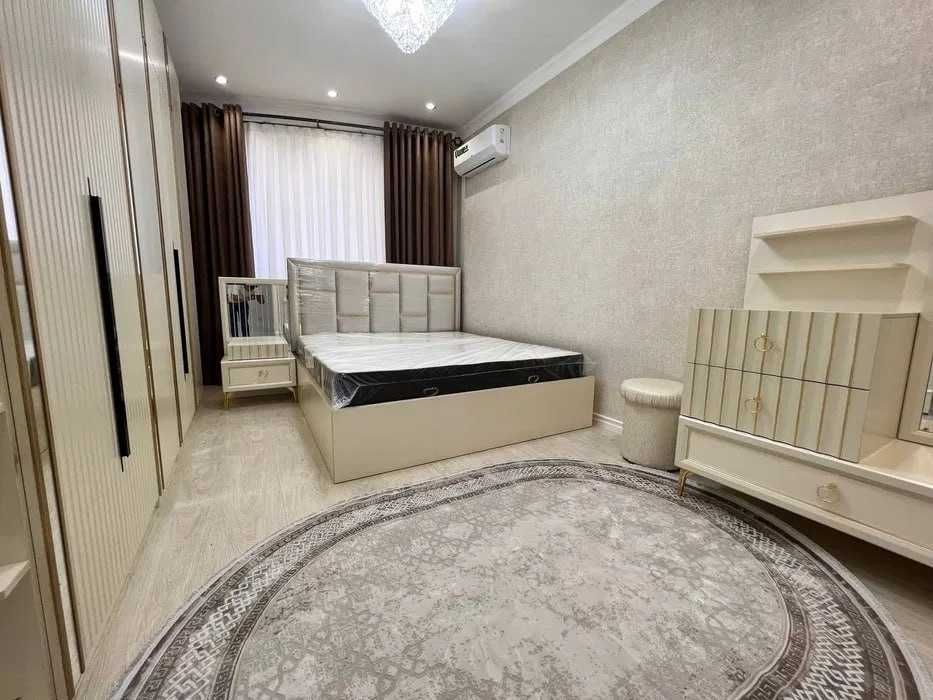 Срочно Сдам  2-комн квартиру 4/9 на Ойбек метро 037*