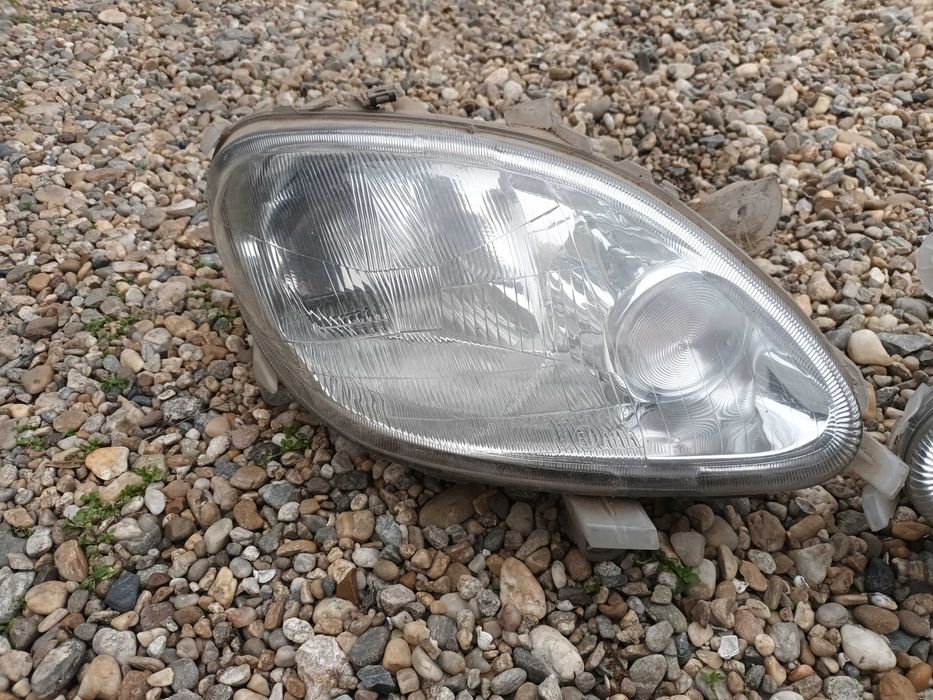 ляв и десен фар за смарт форту 98 -04 SMART FORTWO