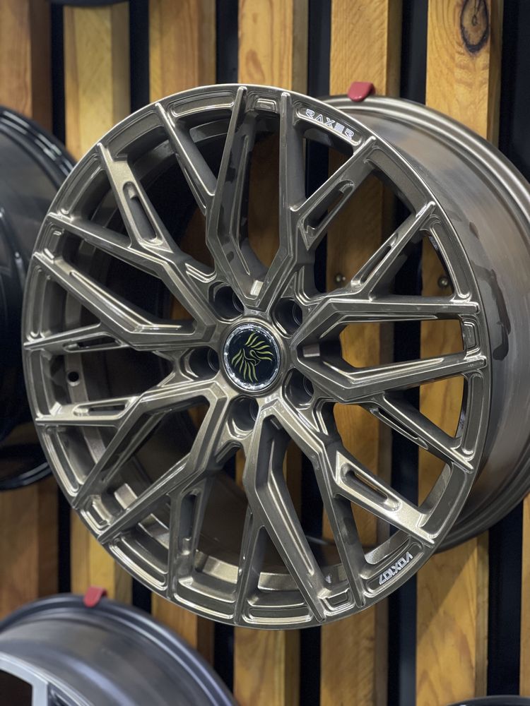 Продается комплект диск R18 5x114.3 воссены