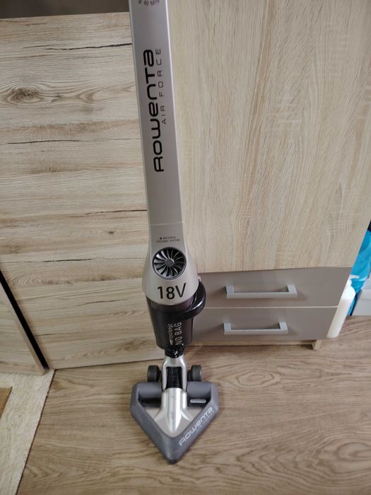 Aspirator vertical fara fir Rowenta , 18 V