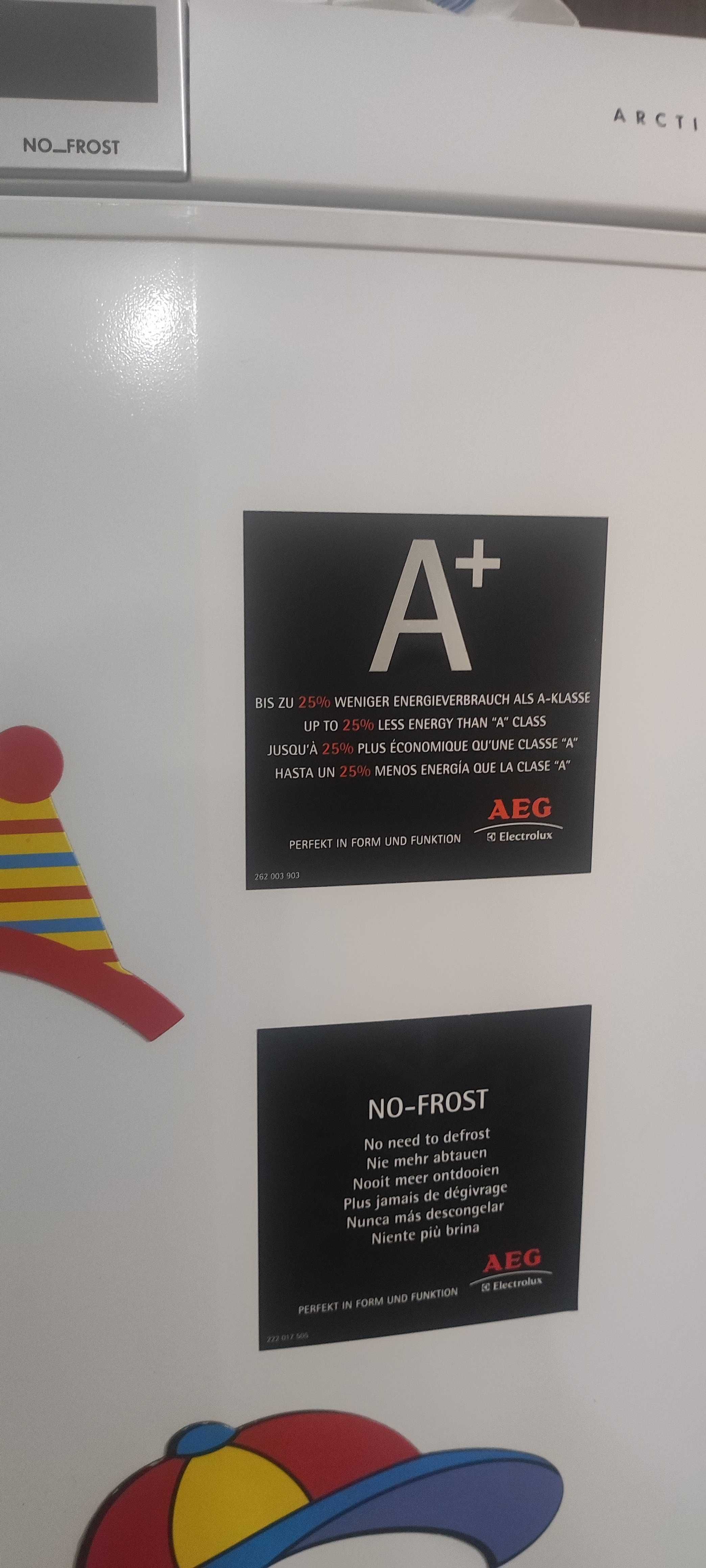 Продава се фризер AEG