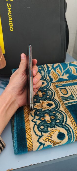 Iphone 11 pro Max.   Ideal