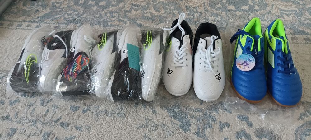 Продам бутсы сороконожку