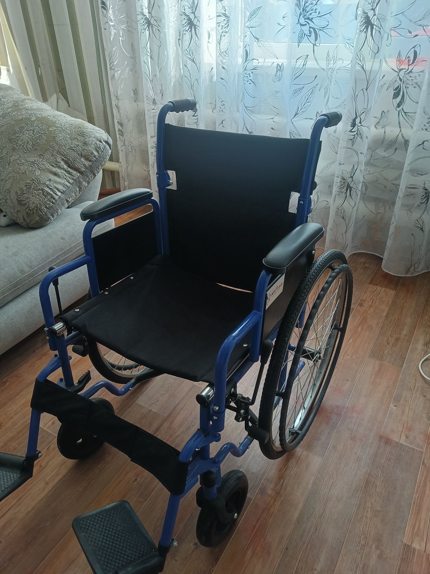 Продам инвалидное кресло