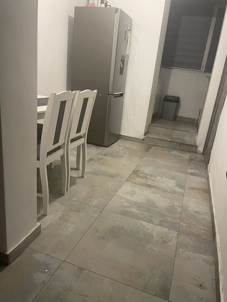 vând apartament 2 camere PARTER  ZONA 0 CENTRU LOC PARCARE