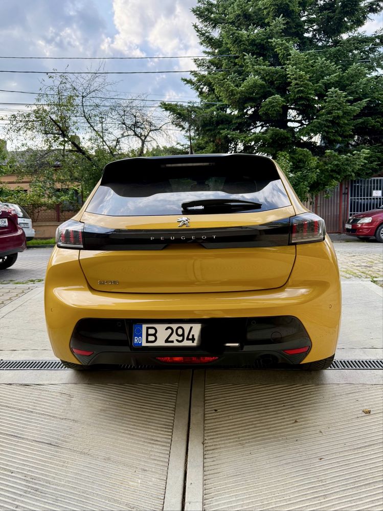 Peugeot 208 - automat, 100 CP, benzina, 34.000 km