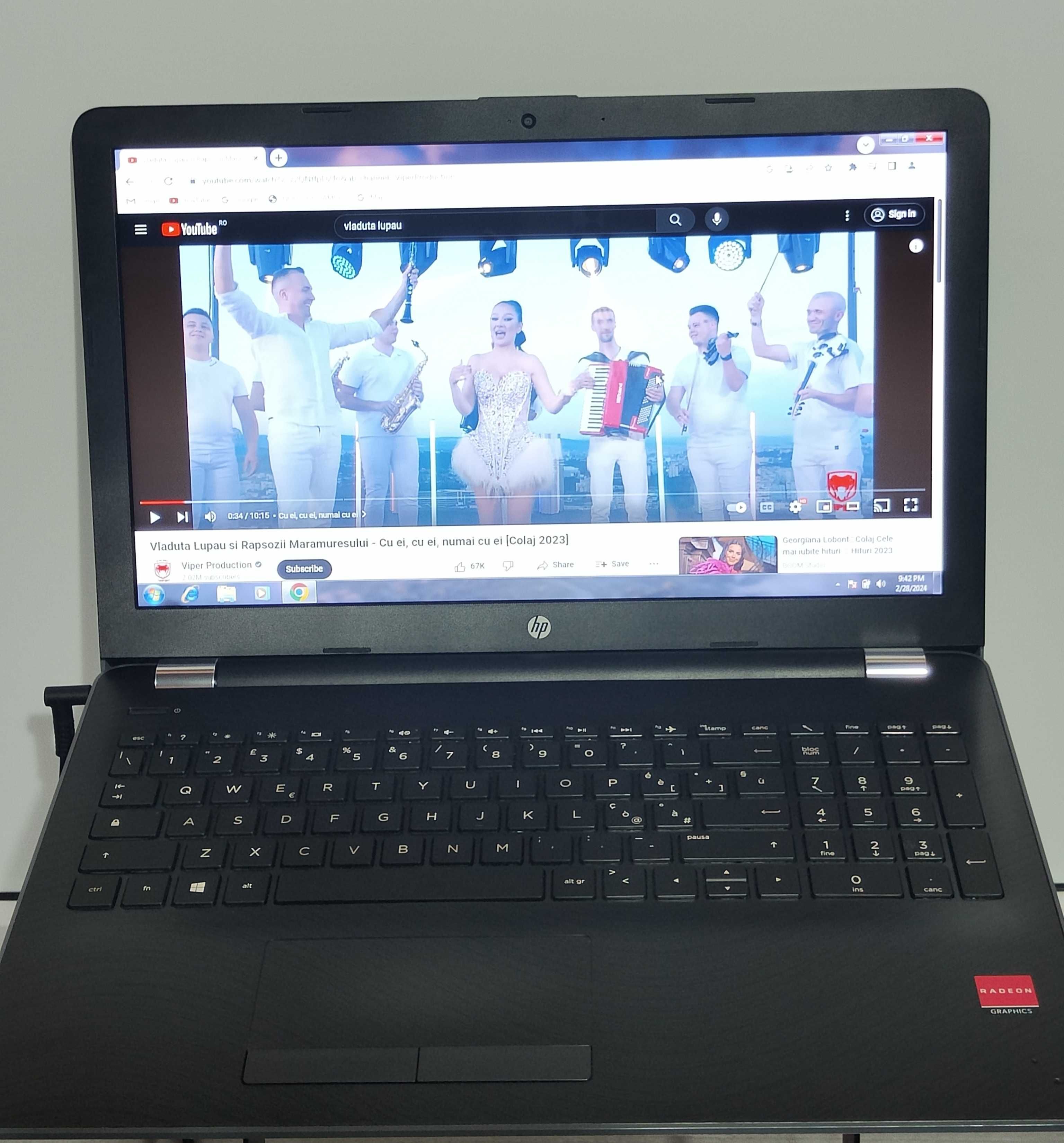 Laptop HP procesor AMD Ryzen 3 15.6 Full HD 8GB 256GB SSD AMD Radeon