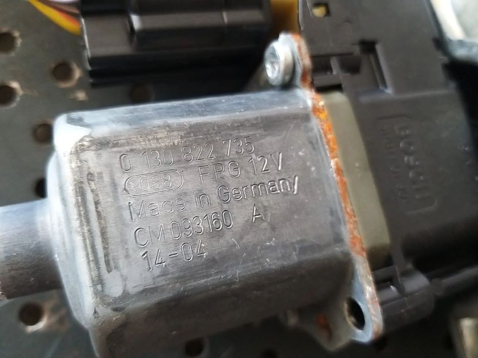 Macara motoras dreapta spate ford kuga 2 cj54s27000bf 0130822735