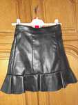 Fusta neagra din piele