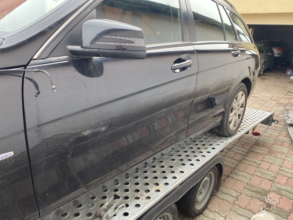 Usa stanga/dreapta/fata/spate/mercedes c220/w204 break