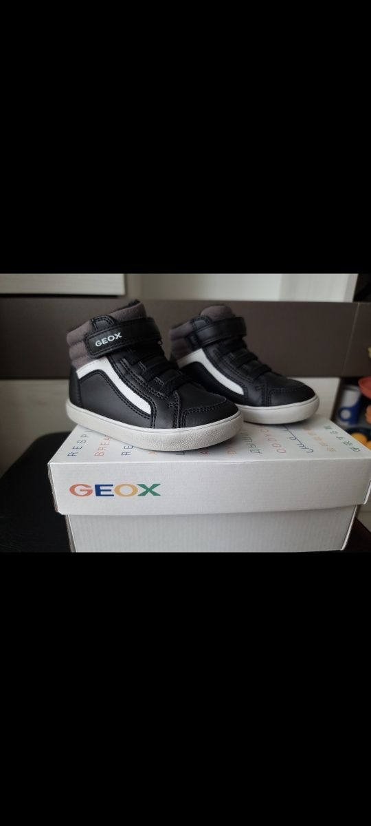 Детски сникърси Geox