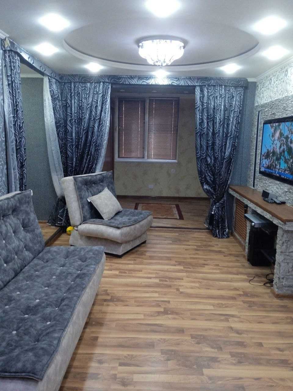 Chilonzor 26  Uch tepa Nalogoviy yonida 3 xonali kvartira sotiladi