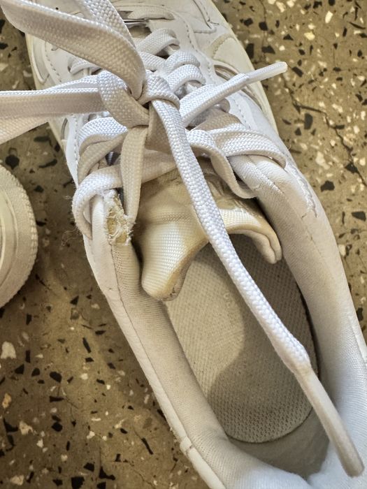 Бели маратонки nike air force