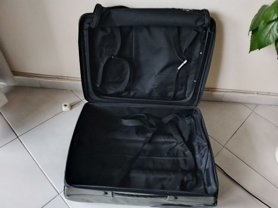 Куфар 2бр   колелца "AUSTRIAN AIRLINES" "47/35/20см" "15лв"!+Доставка!