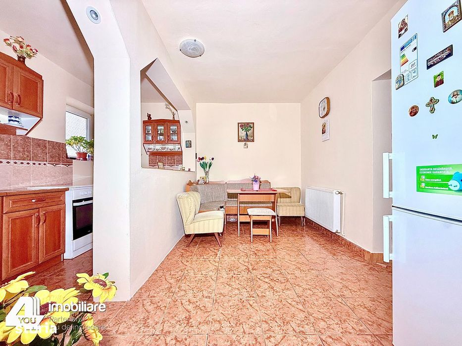 Casa 3 camere în Semlac, teren 1440 mp, amenajată și mobilată-centrală