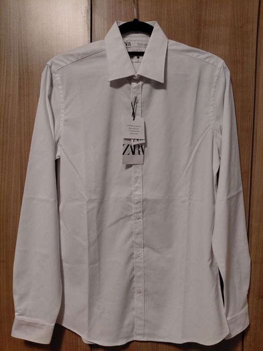 Camasa noua, alba, slim fit. Zara