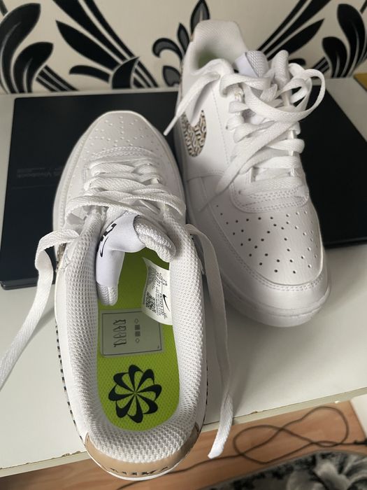 Nike Air Force 1 Low LX United in Victory White