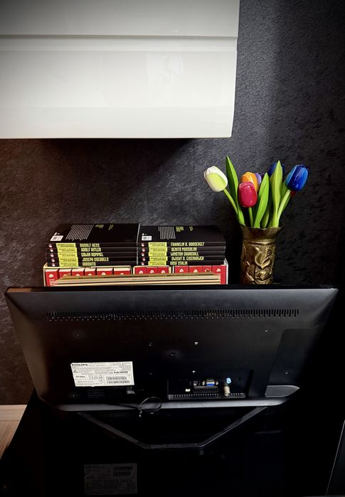 Televizor LED Philips 56 cm Full HD, Clasa A pentru bucatarie tv led