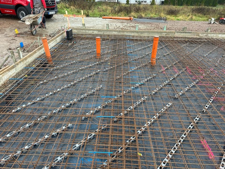 Excavatii fundamente ,și săpături canalizare , betonări , zidării oric