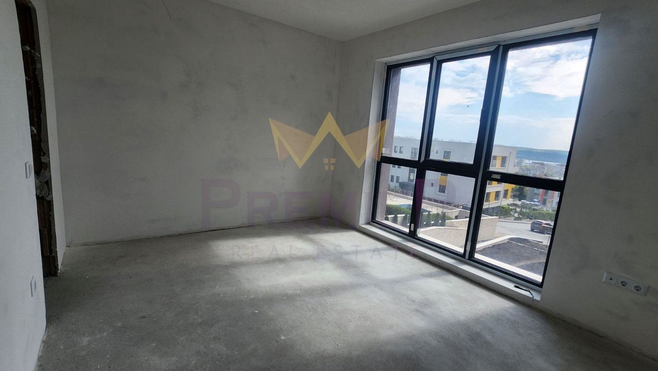 Продава се Четиристаен апартамент в Варна, Бриз - 166 кв.м за 2049 €/кв.м - Снимка #4