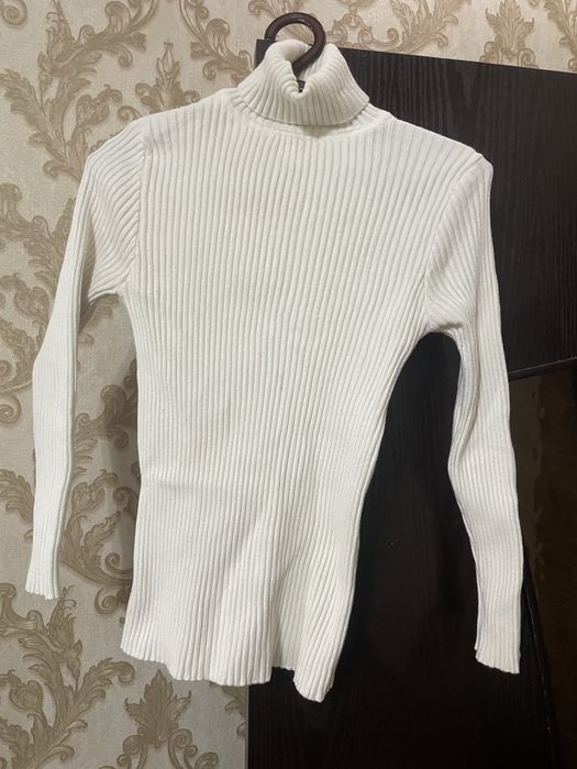 Женская кофта полувер ,в хорошем состоянии, цена договорная