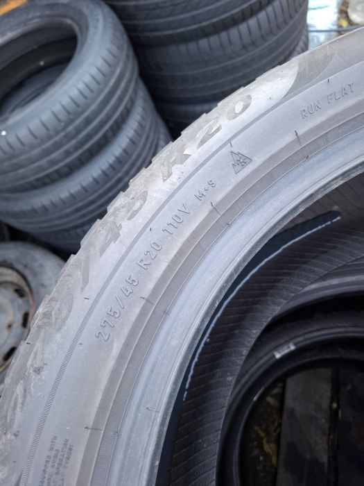 Vand 2 anvelope 275 45 20 pireli  de iarna