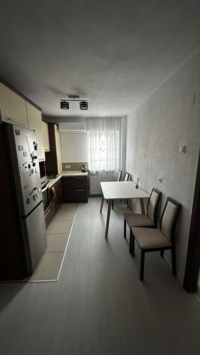 Inchiriez apartament Ramnicu Valcea 3 dormitoare.