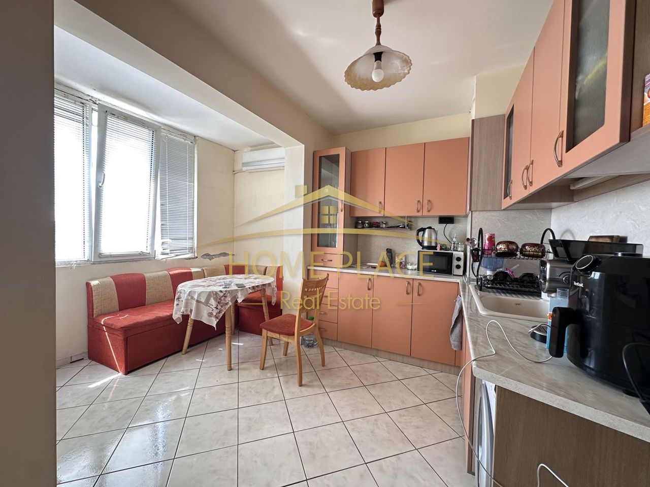 Продава се Тристаен апартамент в Варна, Възраждане 1 - 71 кв.м за 1972 €/кв.м - Снимка #1