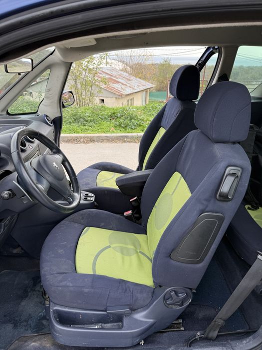 Peugeot 1007 Автоматик 1.4 бензин 2006г 131000км Зимни гуми Климатрони