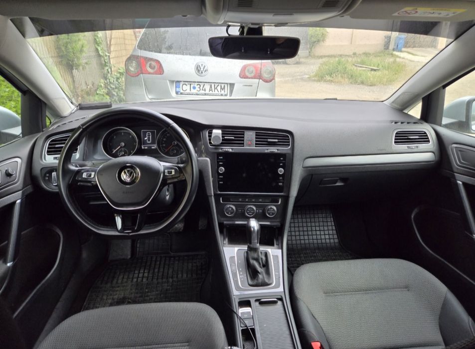 Vând VW Golf 7.5 model 2019