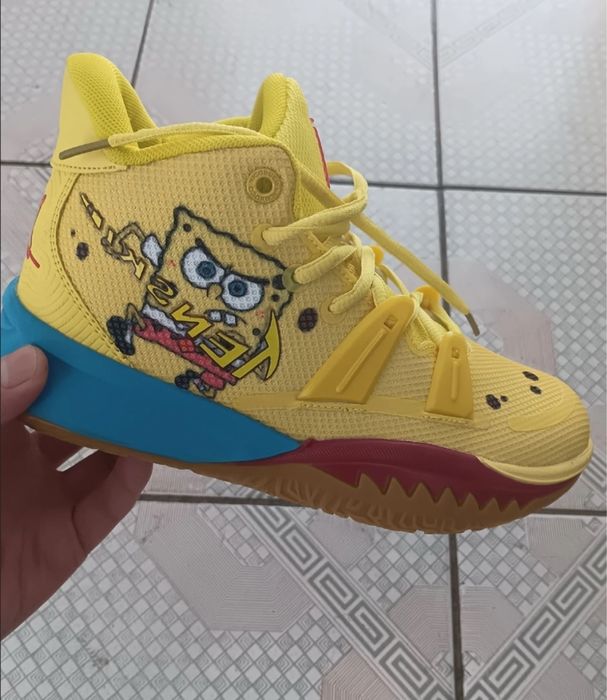 Продам кроссовки