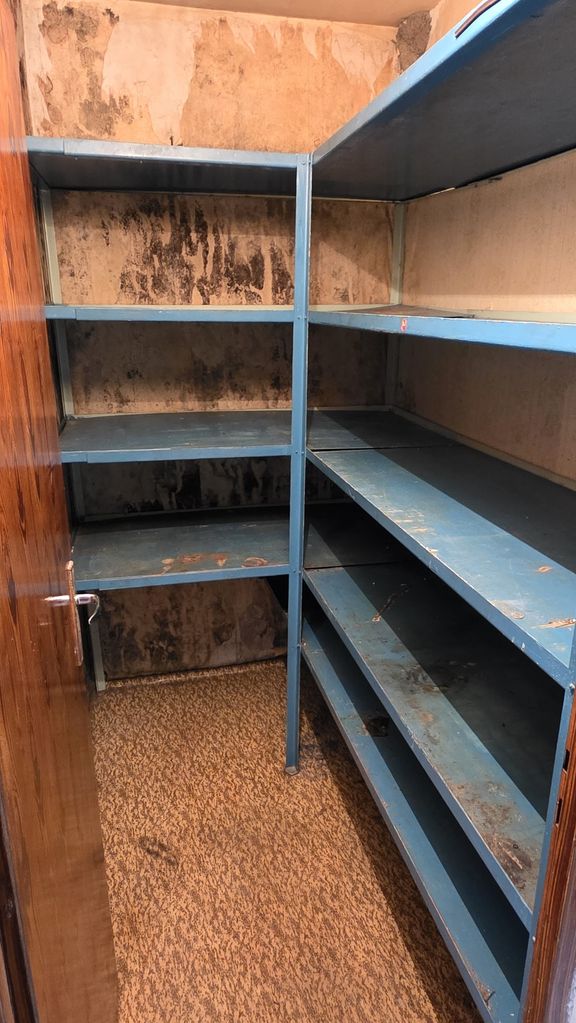 Продава се Тристаен апартамент в София, Връбница 1 - 84 кв.м за 2012 €/кв.м - Снимка #16