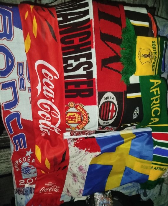 Vând fular rugby ac milan france coca cola preț în descriere