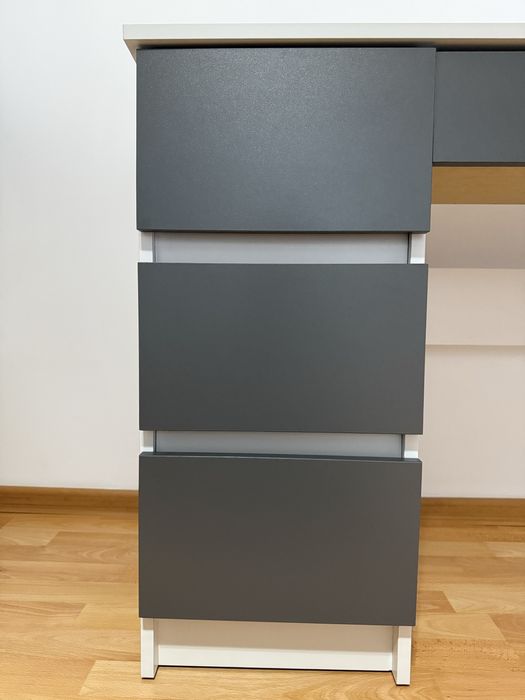 Birou alb cu 4 sertare