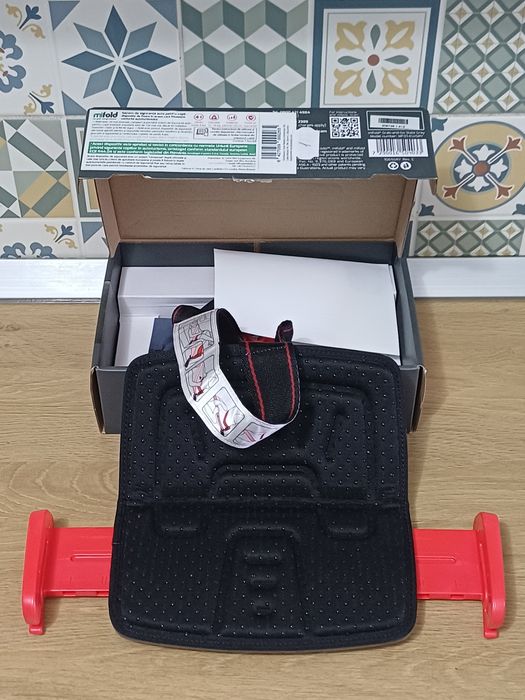 Mifold Grab-and-Go Booster –inaltator scaun auto portabil 4+